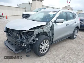 2017 Nissan Rogue S z VIN KNMAT2MTXHP552538, wystawiony jako IAAI lot #42413023 z przebiegiem 52 993 mil mil oraz . Historia ofert i sprzedaży dostępna na DreamBid. Obrazek 17.