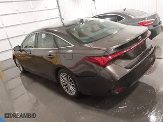 2019 Toyota Avalon Hybrid Limited with VIN 4T1B21FB3KU007114, listed as a IAAI auction lot 41658316 with 127,785 mi miles. Bid and sale history available at carsss.com. Image 3.