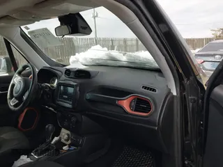 2018 Jeep Renegade Sport with VIN ZACCJBAB4JPH68808, listed as a IAAI auction lot 41319728 with 225,750 mi miles. Bid and sale history available at carsss.com. Image 5.
