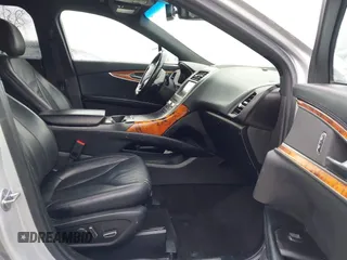 2018 Lincoln MKX Select with VIN 2LMPJ8KR6JBL19392, listed as a IAAI auction lot 41607522 with 91,930 mi miles. Bid and sale history available at carsss.com. Image 5.