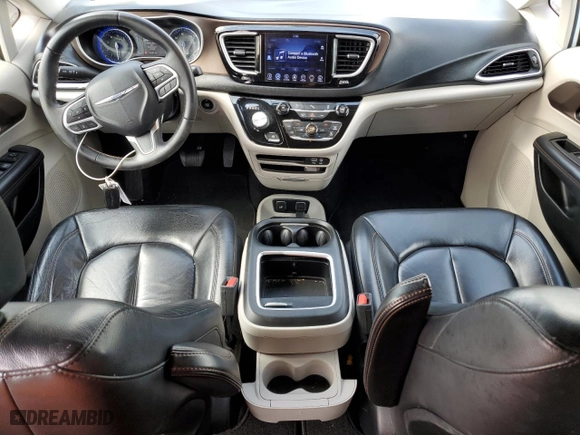 2017 Chrysler Pacifica Touring-L with VIN 2C4RC1BG9HR826930, listed as a Copart auction lot 51117785 with 134,301 mi miles and Salvage Title. Bid and sale history available at carsss.com. Image 8.