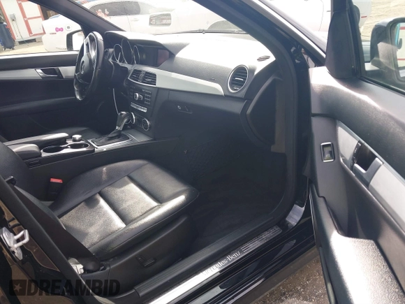 2013 Mercedes-Benz C-Class C 250 Sport with VIN WDDGF4HB4DA746936, listed as a IAAI auction lot 41594574 with 101,488 mi miles. Bid and sale history available at carsss.com. Image 5.
