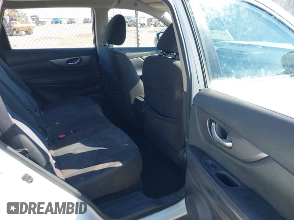 2016 Nissan Rogue SV with VIN KNMAT2MV8GP619010, listed as a IAAI auction lot 40618797 with 201,515 mi miles. Bid and sale history available at carsss.com. Image 8.