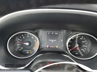 2019 Jeep Compass Altitude z VIN 3C4NJCBBXKT652245, wystawiony jako Copart lot #54715085 z przebiegiem 137 321 mil mil oraz Szkoda całkowita • Salvage title. Historia ofert i sprzedaży dostępna na DreamBid. Obrazek 9.