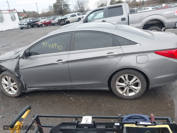 2013 Hyundai Sonata SE with VIN 5NPEC4AC6DH600768, listed as a IAAI auction lot 41481940 with 128,921 mi miles. Bid and sale history available at carsss.com. Image 14.