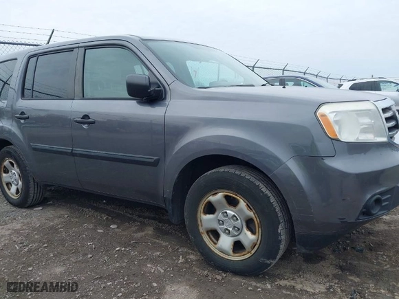 2015 Honda Pilot LX with VIN 5FNYF4H20FB071062, listed as a IAAI auction lot 41944976 with 170,261 mi miles. Bid and sale history available at carsss.com. Image 6.