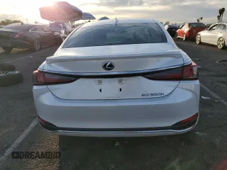 2022 Lexus ES 300h Luxury with VIN 58AEA1C11NU018217, listed as a Copart auction lot 43803745 with 9,446 mi miles and Salvage title. Bid and sale history available at DreamBid. Image 6.