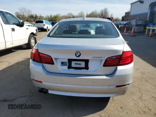 2012 BMW 5 Series 528i xDrive z VIN WBAXH5C52CDW10360, wystawiony jako Copart lot #54454025 z przebiegiem Nie podano mil oraz Szkoda całkowita • Salvage title. Historia ofert i sprzedaży dostępna na DreamBid. Obrazek 6.
