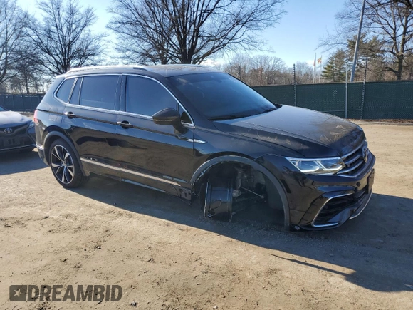 2024 Volkswagen Tiguan SEL R-Line with VIN 3VV4B7AX8RM156427, listed as a Copart auction lot 43564015 with Not provided miles and Salvage title. Bid and sale history available at DreamBid. Image 4.