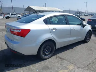 2013 Kia Rio LX z VIN KNADM4A3XD6225208, wystawiony jako IAAI lot #42477099 z przebiegiem 111 996 mil mil oraz . Historia ofert i sprzedaży dostępna na DreamBid. Obrazek 4.