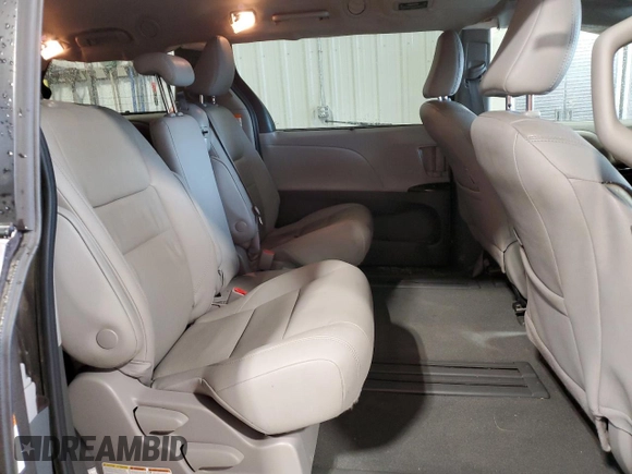 2020 Toyota Sienna XLE Auto Access Seat with VIN 5TDYZ3DC3LS079258, listed as a Copart auction lot 55288045 with 92,147 mi miles and Salvage title. Bid and sale history available at DreamBid. Image 11.