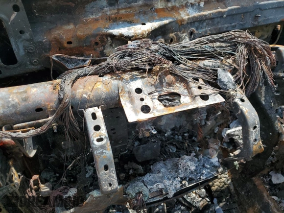 2017 Lexus GX 460 z VIN JTJBM7FX7H5166814, wystawiony jako Copart lot #59491665 z przebiegiem Nie podano mil oraz Nie do naprawy • Non repairable. Historia ofert i sprzedaży dostępna na DreamBid. Obrazek 9.