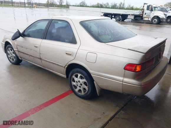 2000 Toyota Camry CE with VIN JT2BG22K8Y0509997, listed as a IAAI auction lot 41902781 with 221,991 mi miles. Bid and sale history available at carsss.com. Image 3.