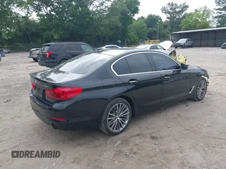 2017 BMW 5 Series 530i z VIN WBAJA5C31HWA35160, wystawiony jako IAAI lot #42405681 z przebiegiem 100 630 mil mil oraz . Historia ofert i sprzedaży dostępna na DreamBid. Obrazek 4.