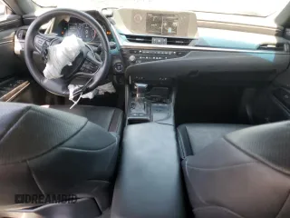 2021 Lexus ES 300h с VIN 58ADA1C19MU002471, выставлен на аукционе Copart как лот 53287985 с пробегом 69 510 миль миль и Списание • Salvage title. История ставок и продаж доступна на DreamBid. Изображение 8.
