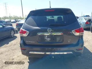 2014 Nissan Pathfinder SL with VIN 5N1AR2MM7EC644583, listed as a IAAI auction lot 42144978 with 152,761 mi miles. Bid and sale history available at carsss.com. Image 16.
