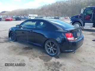 2013 Scion tC z VIN JTKJF5C76D3048463, wystawiony jako IAAI lot #41972560 z przebiegiem 204 863 mil mil oraz . Historia ofert i sprzedaży dostępna na DreamBid. Obrazek 3.