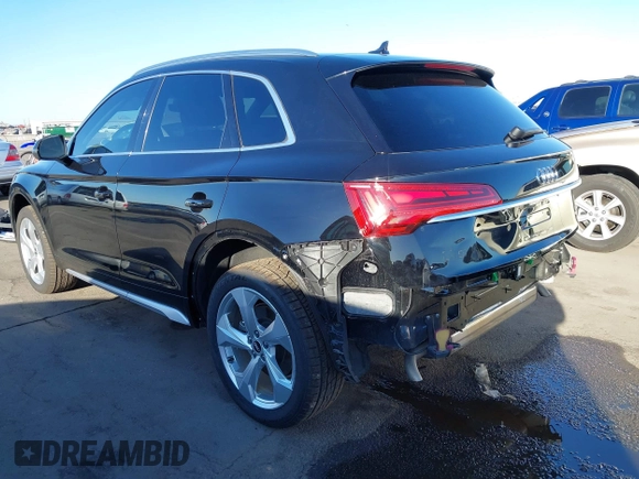 2021 Audi Q5 Premium Plus with VIN WA1BAAFYXM2139419, listed as a IAAI auction lot 41657770 with 40,164 mi miles. Bid and sale history available at carsss.com. Image 3.