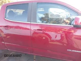 2019 Chevrolet Colorado 2WD LT с VIN 1GCGSCEA2K1194524, выставлен на аукционе IAAI как лот 41738492 с пробегом 56 516 миль миль и . История ставок и продаж доступна на DreamBid. Изображение 14.