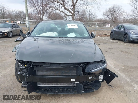 2024 Hyundai Elantra SEL z VIN KMHLM4DG9RU784034, wystawiony jako IAAI lot #41768840 z przebiegiem 8 606 mil mil oraz . Historia ofert i sprzedaży dostępna na DreamBid. Obrazek 12.