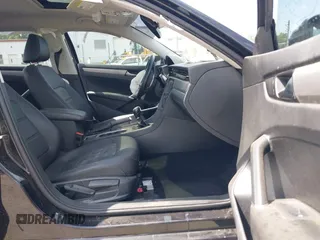 2021 Volkswagen Passat SE z VIN 1VWSA7A39MC002421, wystawiony jako IAAI lot #42097326 z przebiegiem 99 693 mil mil oraz . Historia ofert i sprzedaży dostępna na DreamBid. Obrazek 5.
