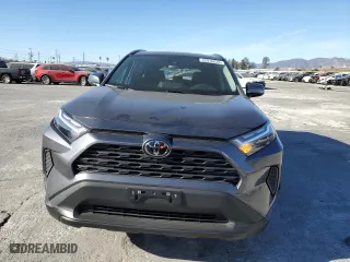 2022 Toyota RAV4 XLE with VIN 2T3W1RFV8NW206412, listed as a Copart auction lot 42016035 with 63,808 mi miles and Salvage Title. Bid and sale history available at carsss.com. Image 5.