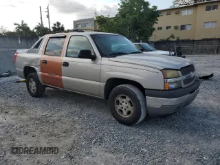 2005 Chevrolet Avalanche LS with VIN 3GNEC12Z55G202356, listed as a Copart auction lot 52032015 with 245,490 mi miles and Salvage title. Bid and sale history available at DreamBid. Image 4.