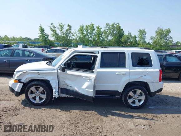 2013 Jeep Patriot Limited z VIN 1C4NJRCB8DD240450, wystawiony jako IAAI lot #42482733 z przebiegiem 149 659 mil mil oraz . Historia ofert i sprzedaży dostępna na DreamBid. Obrazek 14.