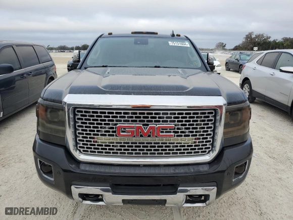 2015 GMC Sierra 3500HD Denali with VIN 1GT424E80FF657761, listed as a Copart auction lot 75131604 with 78,011 mi miles and Non Repairable. Bid and sale history available at carsss.com. Image 5.