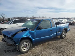 2000 GMC Sonoma SLS w/1SF Pkg with VIN 1GTCS1951Y8177018, listed as a Copart auction lot 41595295 with 117,167 mi miles and Salvage Title. Bid and sale history available at carsss.com. Image 1.