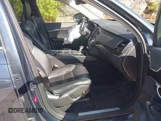 2018 Volvo XC90 Momentum with VIN YV4102PK7J1351715, listed as a IAAI auction lot 41901889 with 97,513 mi miles. Bid and sale history available at carsss.com. Image 5.