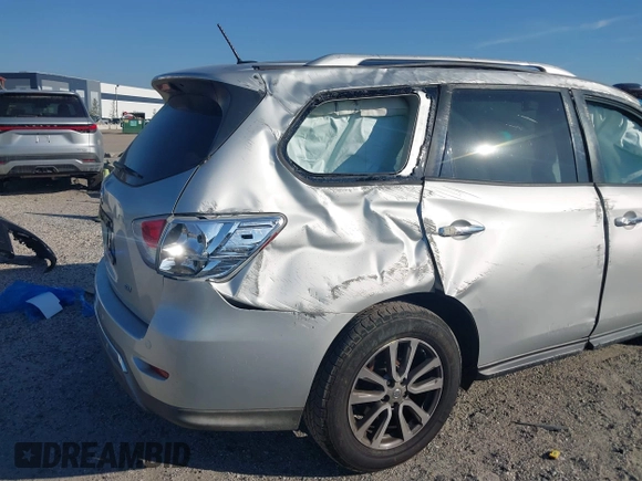 2016 Nissan Pathfinder SV with VIN 5N1AR2MN7GC603270, listed as a IAAI auction lot 41882025 with 134,990 mi miles. Bid and sale history available at carsss.com. Image 6.
