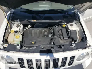 2007 Jeep Patriot Limited with VIN 1J8FT48W67D368700, listed as a Copart auction lot 49451105 with 177,783 mi miles and Salvage title. Bid and sale history available at DreamBid. Image 12.