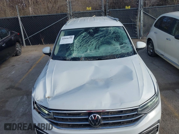 2022 Volkswagen Tiguan SE with VIN 3VV3B7AX9NM076592, listed as a IAAI auction lot 41816250 with 52,688 mi miles and . Bid and sale history available at DreamBid. Image 6.