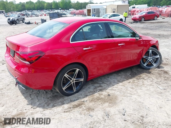 2019 Mercedes-Benz A 220 z VIN WDD3G4EB5KW022155, wystawiony jako IAAI lot #42132650 z przebiegiem 83 511 mil mil oraz . Historia ofert i sprzedaży dostępna na DreamBid. Obrazek 4.