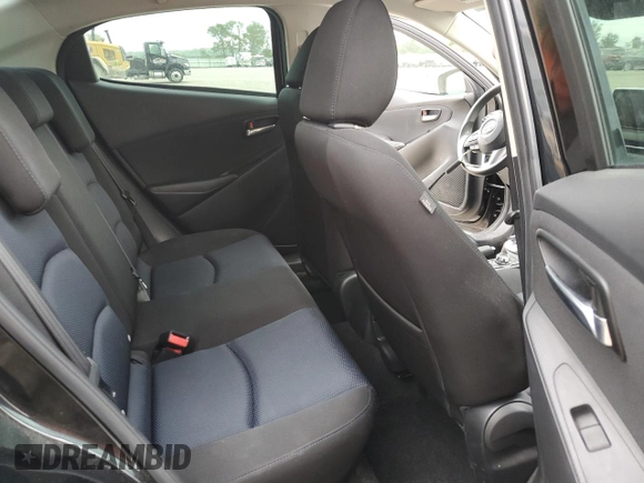 2016 Scion iA z VIN 3MYDLBZV3GY120380, wystawiony jako Copart lot #56506595 z przebiegiem 113 957 mil mil oraz Szkoda całkowita • Salvage title. Historia ofert i sprzedaży dostępna na DreamBid. Obrazek 10.