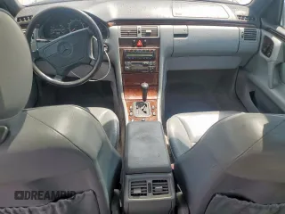 1997 Mercedes-Benz E-Class with VIN WDBJF55F3VA403290, listed as a Copart auction lot 53560555 with 0 mi miles and Clean Title. Bid and sale history available at carsss.com. Image 8.
