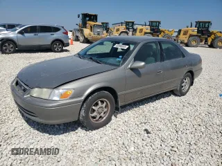 2000 Toyota Camry CE z VIN 4T1BG22K3YU009533, wystawiony jako Copart lot #48996855 z przebiegiem 132 705 mil mil oraz Szkoda całkowita • Salvage title. Historia ofert i sprzedaży dostępna na DreamBid. Obrazek 1.