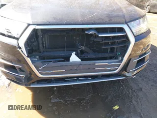 2017 Audi Q7 Premium Plus with VIN WA1LAAF79HD004552, listed as a IAAI auction lot 41643230 with 172,901 mi miles. Bid and sale history available at carsss.com. Image 6.