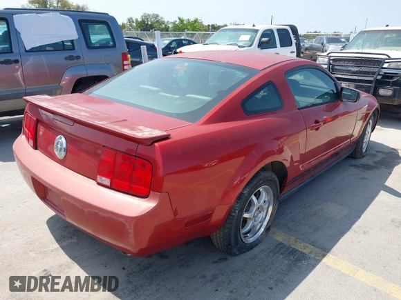 2008 Ford Mustang Deluxe with VIN 1ZVHT80N685119283, listed as a IAAI auction lot 41930262 with 93,445 mi miles and . Bid and sale history available at DreamBid. Image 4.