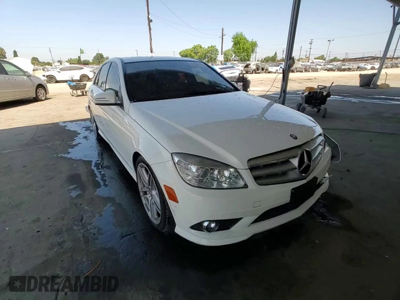 2010 Mercedes-Benz C 300 Sport z VIN WDDGF5EB2AR100365, wystawiony jako Copart lot #61006965 z przebiegiem 103 925 mil mil oraz Szkoda całkowita • Salvage title. Historia ofert i sprzedaży dostępna na DreamBid. Obrazek 13.