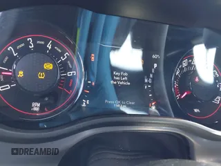 2023 Dodge Challenger GT z VIN 2C3CDZJG2PH610641, wystawiony jako IAAI lot #42052150 z przebiegiem 11 413 mil mil oraz . Historia ofert i sprzedaży dostępna na DreamBid. Obrazek 7.