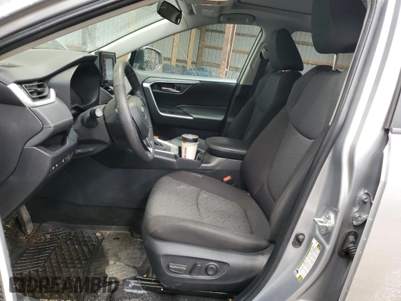 2021 Toyota RAV4 XLE with VIN 2T3W1RFV8MC169460, listed as a Copart auction lot 49215215 with 33,589 mi miles and Salvage Title. Bid and sale history available at carsss.com. Image 7.
