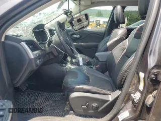 2017 Jeep Cherokee Trailhawk with VIN 1C4PJMBS2HW524373, listed as a Copart auction lot 62162765 with 67,429 mi miles and Salvage title. Bid and sale history available at DreamBid. Image 7.