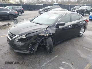 2017 Nissan Altima S z VIN 1N4AL3AP8HC226263, wystawiony jako IAAI lot #41304326 z przebiegiem 150 556 mil mil oraz . Historia ofert i sprzedaży dostępna na DreamBid. Obrazek 17.
