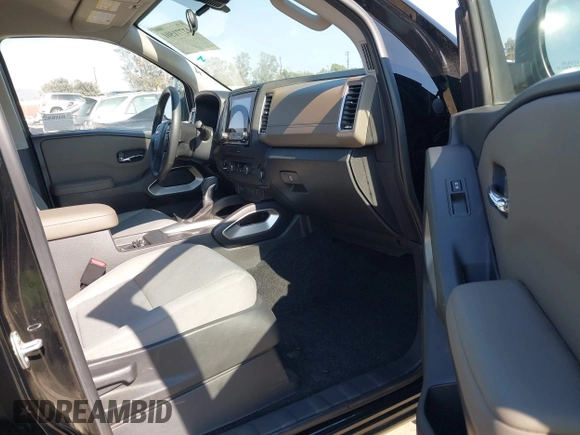 2024 Nissan Frontier SV with VIN 1N6ED1FK2RN603585, listed as a IAAI auction lot 42771501 with 8,818 mi miles and . Bid and sale history available at DreamBid. Image 5.