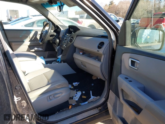 2013 Honda Pilot EX-L with VIN 5FNYF4H5XDB056818, listed as a IAAI auction lot 41485510 with 176,640 mi miles. Bid and sale history available at carsss.com. Image 5.