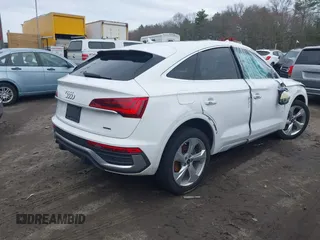2022 Audi Q5 Sportback S line Premium Plus z VIN WA15AAFY8N2072317, wystawiony jako IAAI lot #41946730 z przebiegiem 49 510 mil mil oraz . Historia ofert i sprzedaży dostępna na DreamBid. Obrazek 4.