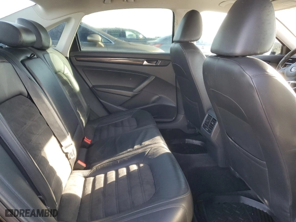 2014 Volkswagen Passat SEL Premium with VIN 1VWCS7A31EC111183, listed as a Copart auction lot 72804324 with 243,995 mi miles and Salvage Title. Bid and sale history available at carsss.com. Image 10.