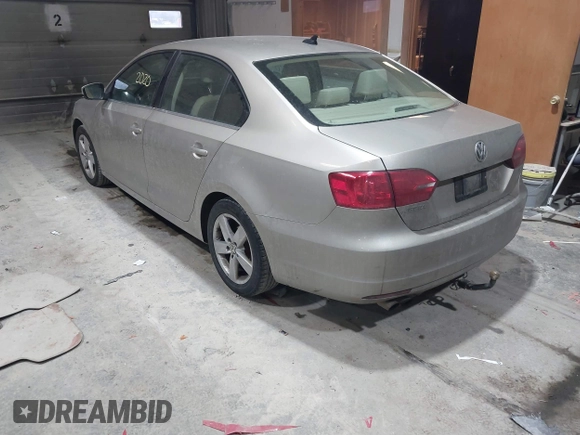 2014 Volkswagen Jetta TDI w/Premium с VIN 3VW3L7AJ6EM237033, выставлен на аукционе IAAI как лот 41482020 с пробегом 134 990 миль миль и . История ставок и продаж доступна на DreamBid. Изображение 3.